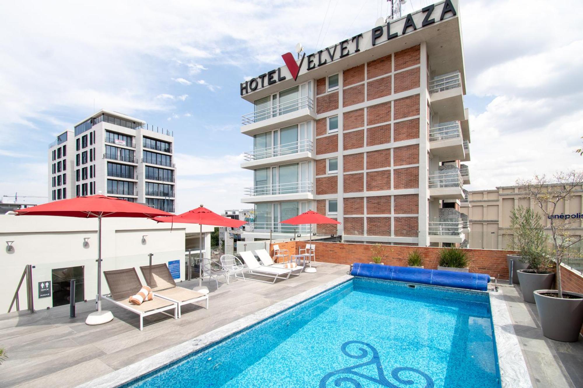 Hotel Velvet Plaza Guadalajara Exterior photo