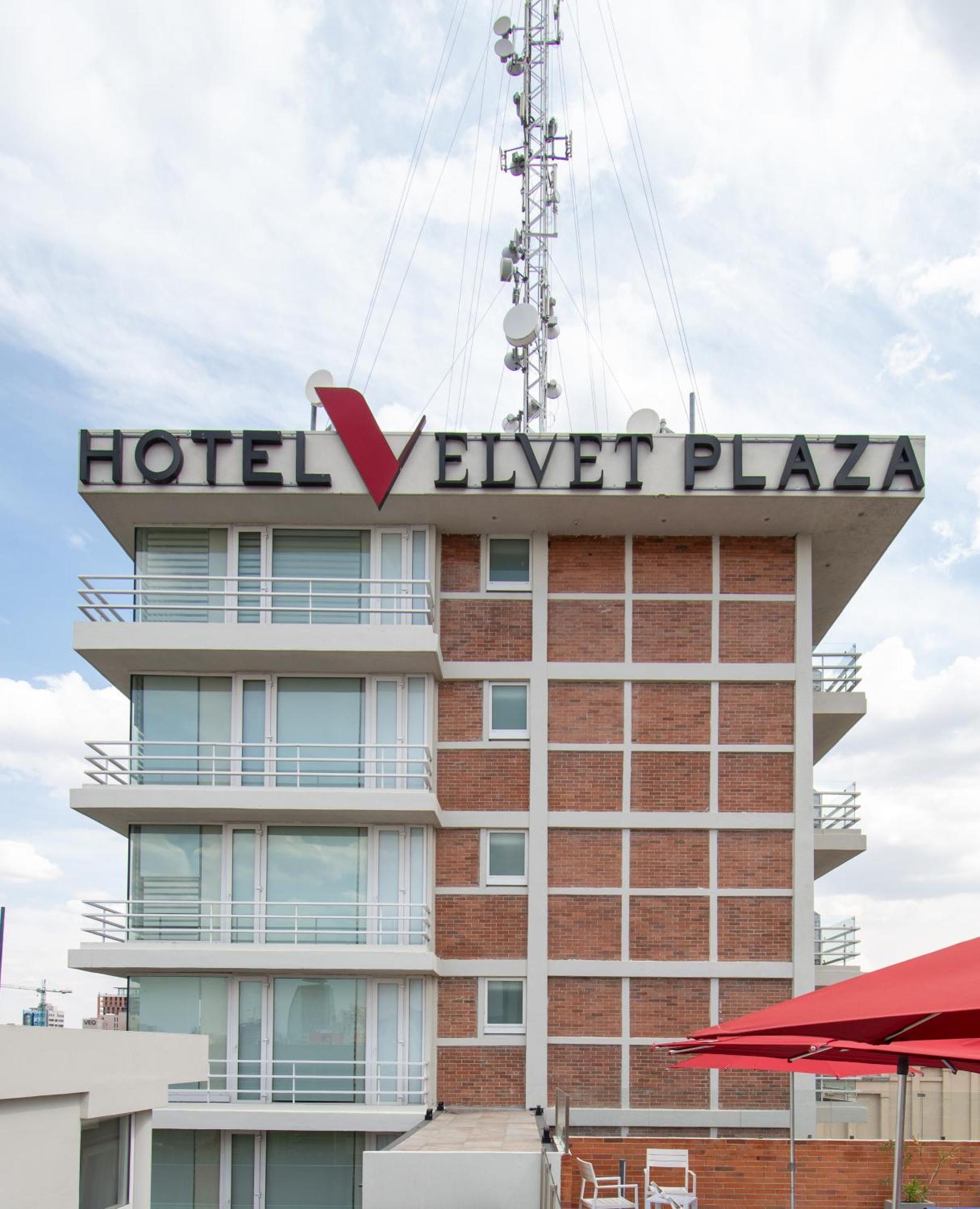 Hotel Velvet Plaza Guadalajara Exterior photo