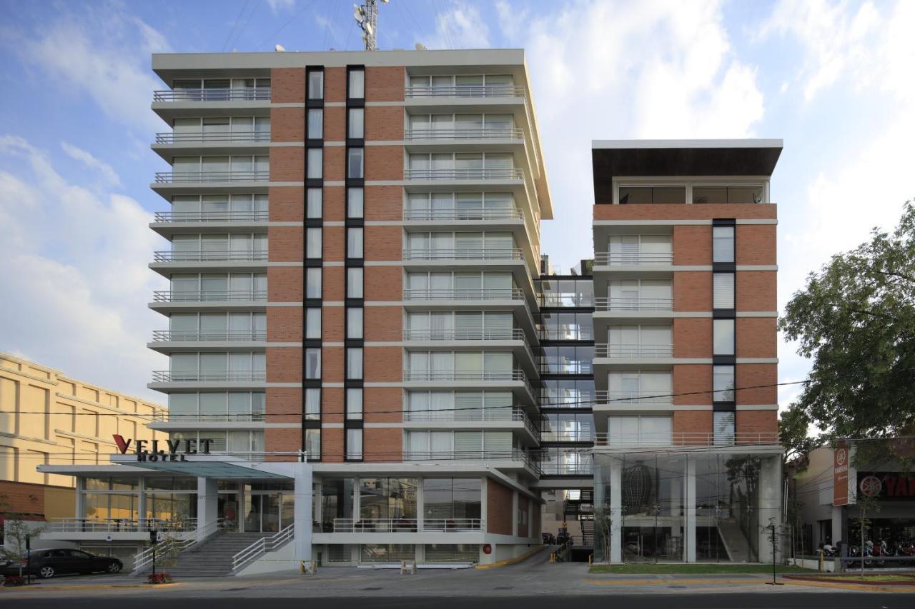 Hotel Velvet Plaza Guadalajara Exterior photo